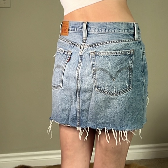 Levi Denim frayed skirt - Picture 2 of 4